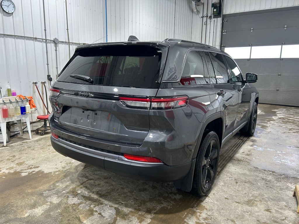 Jeep Grand Cherokee ALTITUDE 2026 à Grand-Sault et Edmunston, Nouveau-Brunswick - 4 - w1024h768px