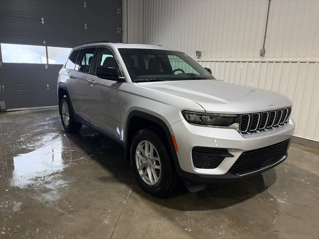 2026 Jeep Grand Cherokee LAREDO X in Grand-Sault and Edmunston, New Brunswick - 3 - w1024h768px