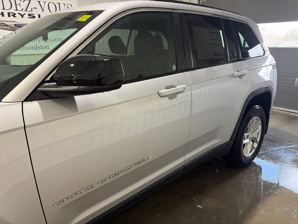 2026 Jeep Grand Cherokee LAREDO X in Grand-Sault and Edmunston, New Brunswick - 7 - w1024h768px