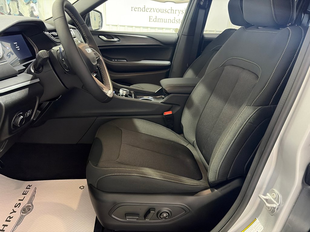 2026 Jeep Grand Cherokee LAREDO X in Grand-Sault and Edmunston, New Brunswick - 14 - w1024h768px