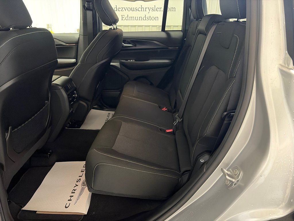 2026 Jeep Grand Cherokee LAREDO X in Grand-Sault and Edmunston, New Brunswick - 12 - w1024h768px