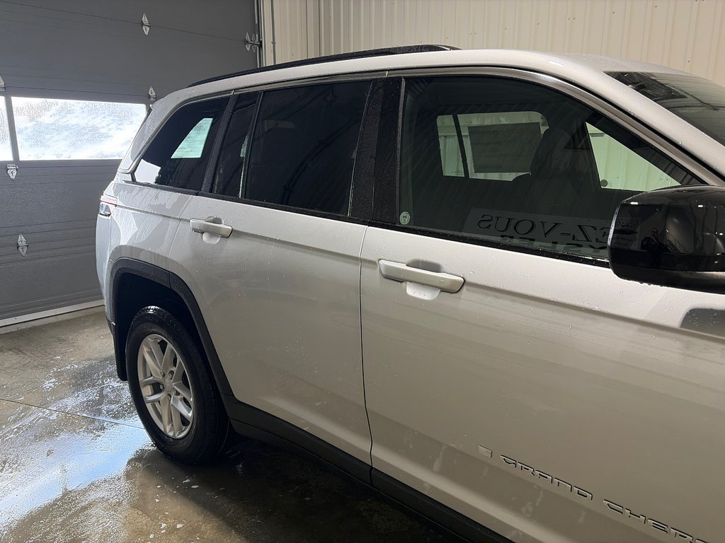 2026 Jeep Grand Cherokee LAREDO X in Grand-Sault and Edmunston, New Brunswick - 4 - w1024h768px