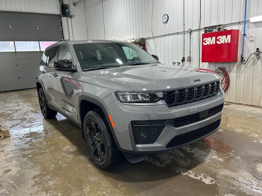Jeep Grand Cherokee LAREDO ALTITUDE 2027 à Grand-Sault et Edmunston, Nouveau-Brunswick - 3 - w1024h768px