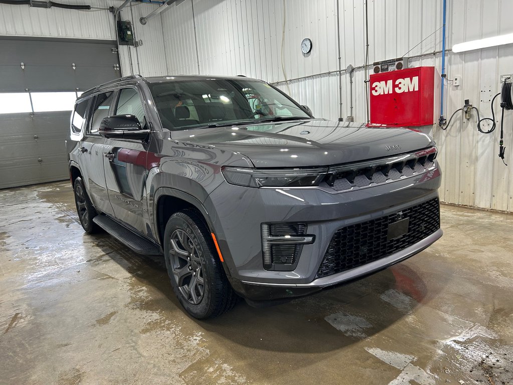 Jeep Grand Wagoneer ALTITUDE 2026 à Grand-Sault et Edmunston, Nouveau-Brunswick - 3 - w1024h768px