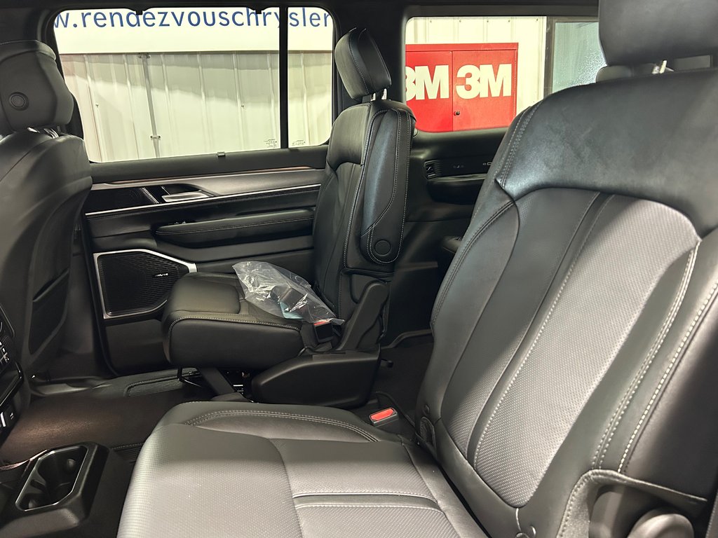 Jeep Grand Wagoneer ALTITUDE 2026 à Grand-Sault et Edmunston, Nouveau-Brunswick - 8 - w1024h768px