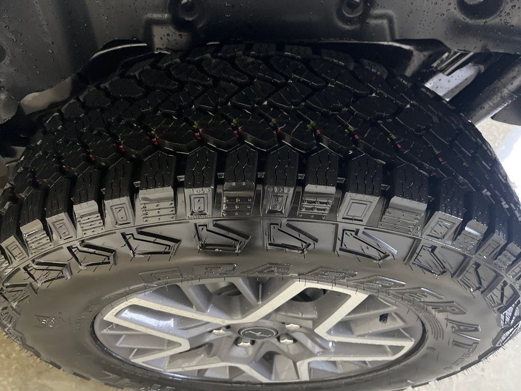 2025 Jeep WRANGLER 4-Door SAHARA in Grand-Sault and Edmunston, New Brunswick - 8 - w1024h768px