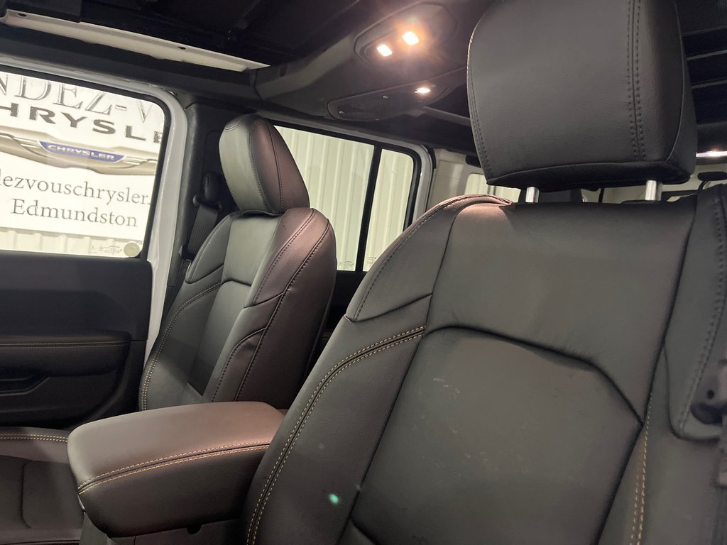 2025 Jeep WRANGLER 4-Door SAHARA in Grand-Sault and Edmunston, New Brunswick - 12 - w1024h768px