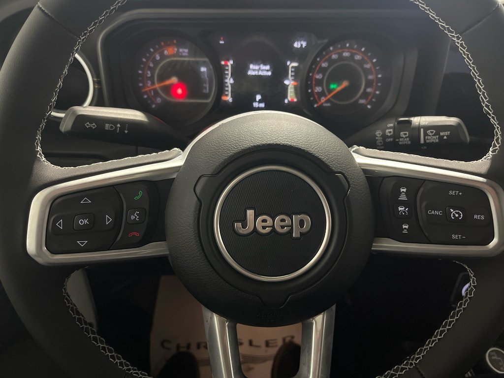 2025 Jeep WRANGLER 4-Door SAHARA in Grand-Sault and Edmunston, New Brunswick - 14 - w1024h768px
