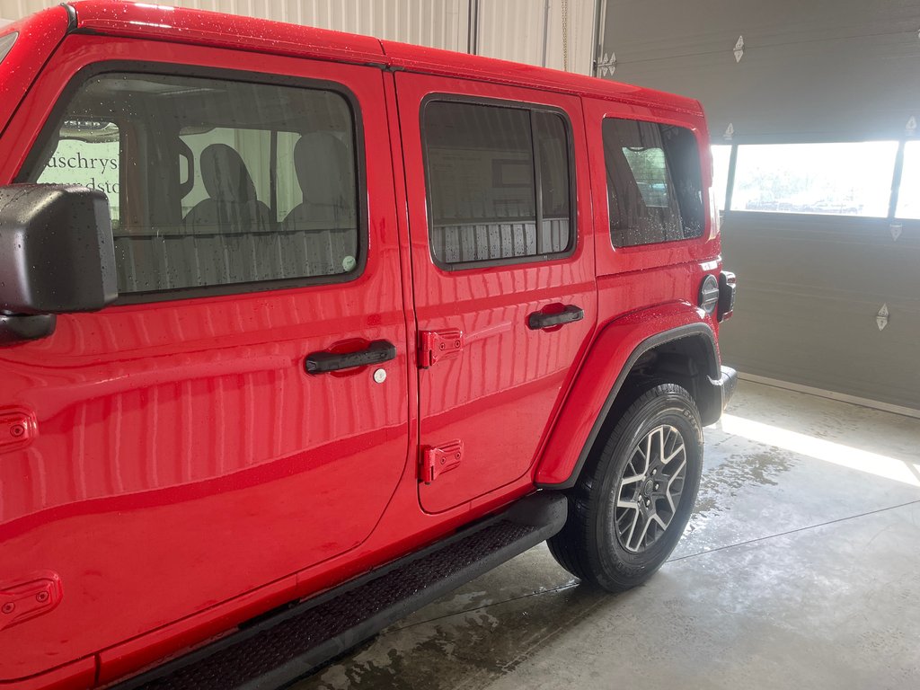 2025 Jeep Wrangler 4-Door SAHARA in Grand-Sault and Edmunston, New Brunswick - 7 - w1024h768px