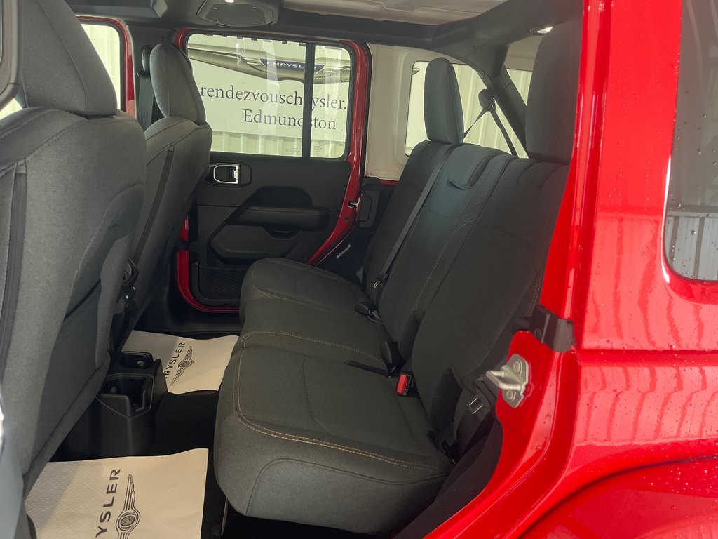 2025 Jeep Wrangler 4-Door SAHARA in Grand-Sault and Edmunston, New Brunswick - 10 - w1024h768px