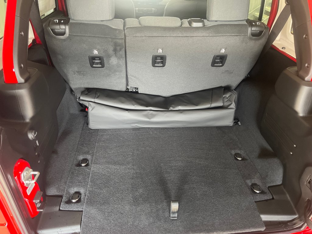 2025 Jeep Wrangler 4-Door SAHARA in Grand-Sault and Edmunston, New Brunswick - 9 - w1024h768px