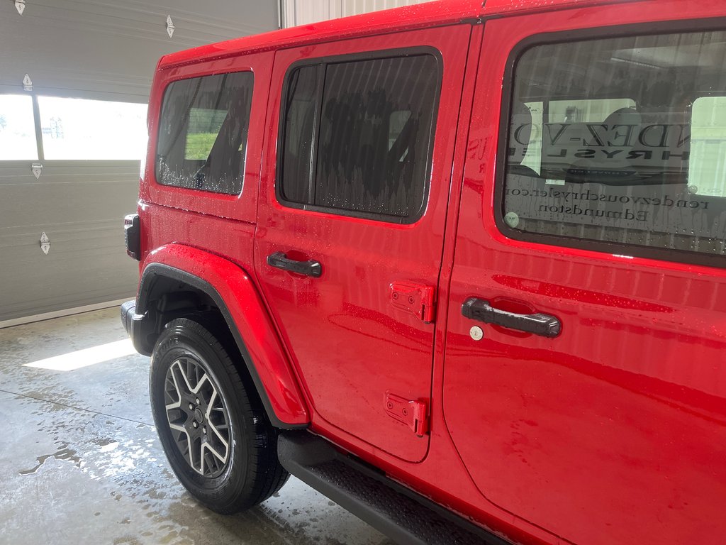 2025 Jeep Wrangler 4-Door SAHARA in Grand-Sault and Edmunston, New Brunswick - 4 - w1024h768px