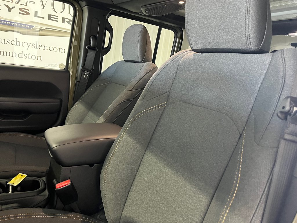 2025 Jeep Wrangler 4-Door WILLYS in Grand-Sault and Edmunston, New Brunswick - 13 - w1024h768px