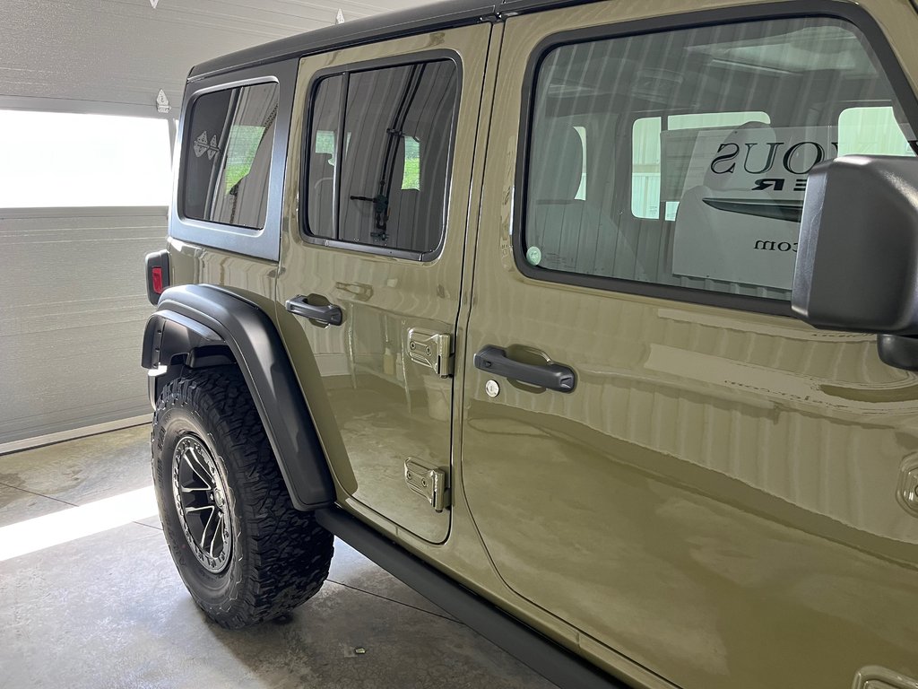 2025 Jeep Wrangler 4-Door WILLYS in Grand-Sault and Edmunston, New Brunswick - 4 - w1024h768px