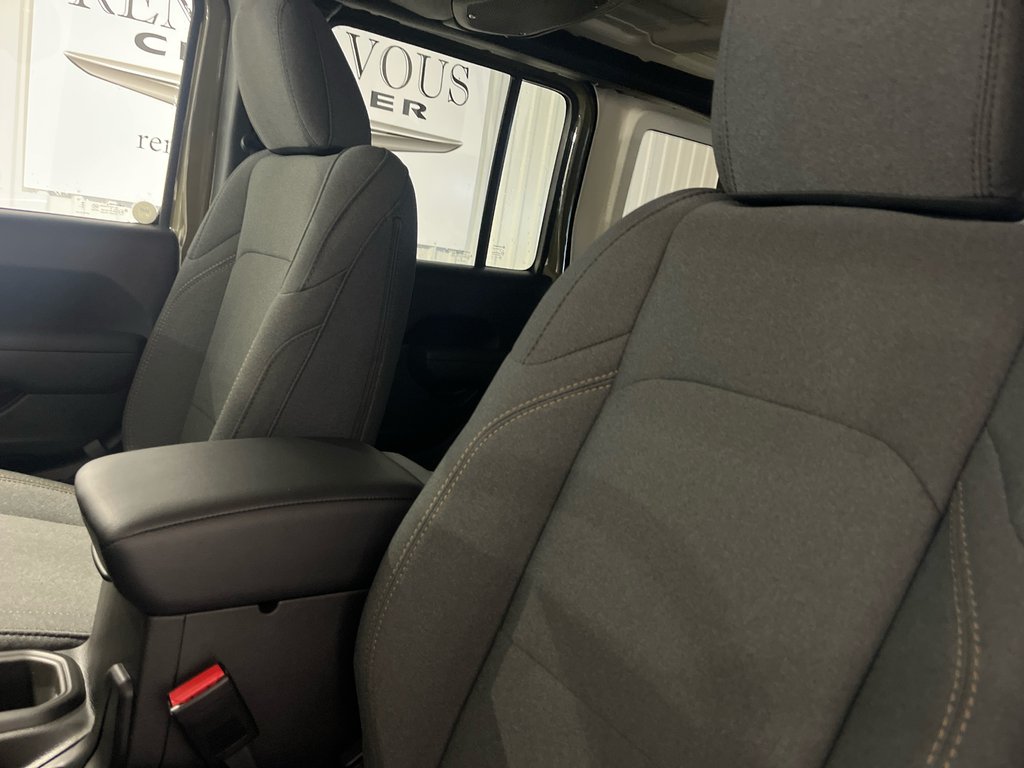 2026 Jeep Wrangler 4-Door WILLYS in Grand-Sault and Edmunston, New Brunswick - 13 - w1024h768px