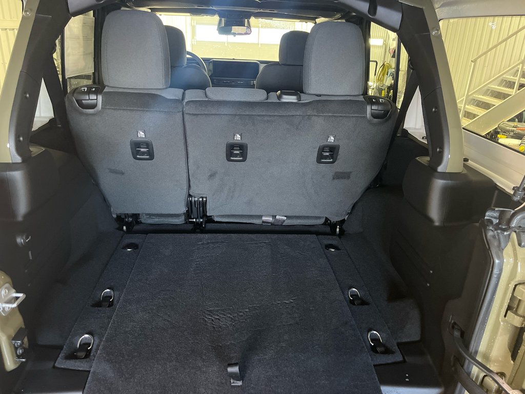 2026 Jeep Wrangler 4-Door WILLYS in Grand-Sault and Edmunston, New Brunswick - 9 - w1024h768px