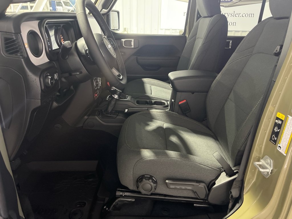 2026 Jeep Wrangler 4-Door WILLYS in Grand-Sault and Edmunston, New Brunswick - 12 - w1024h768px