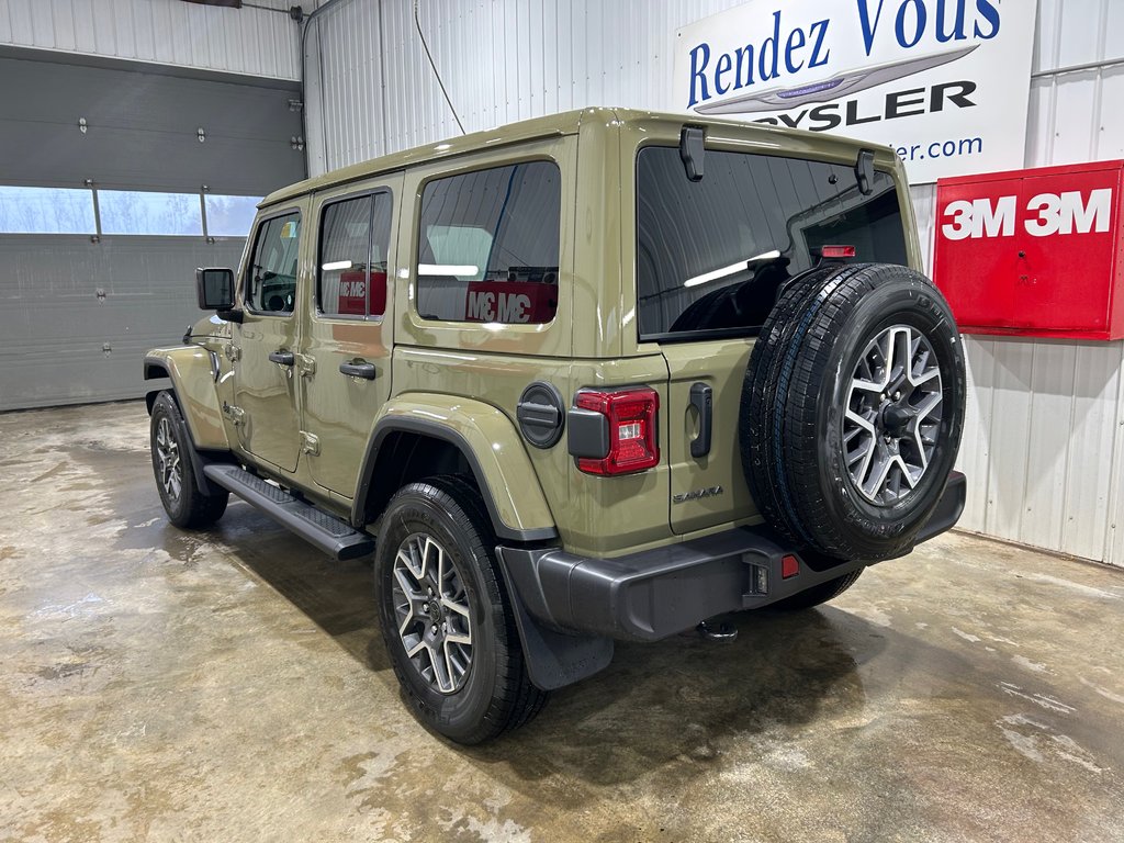 Jeep Wrangler 4-Door SAHARA 2026 à Grand-Sault et Edmunston, Nouveau-Brunswick - 6 - w1024h768px