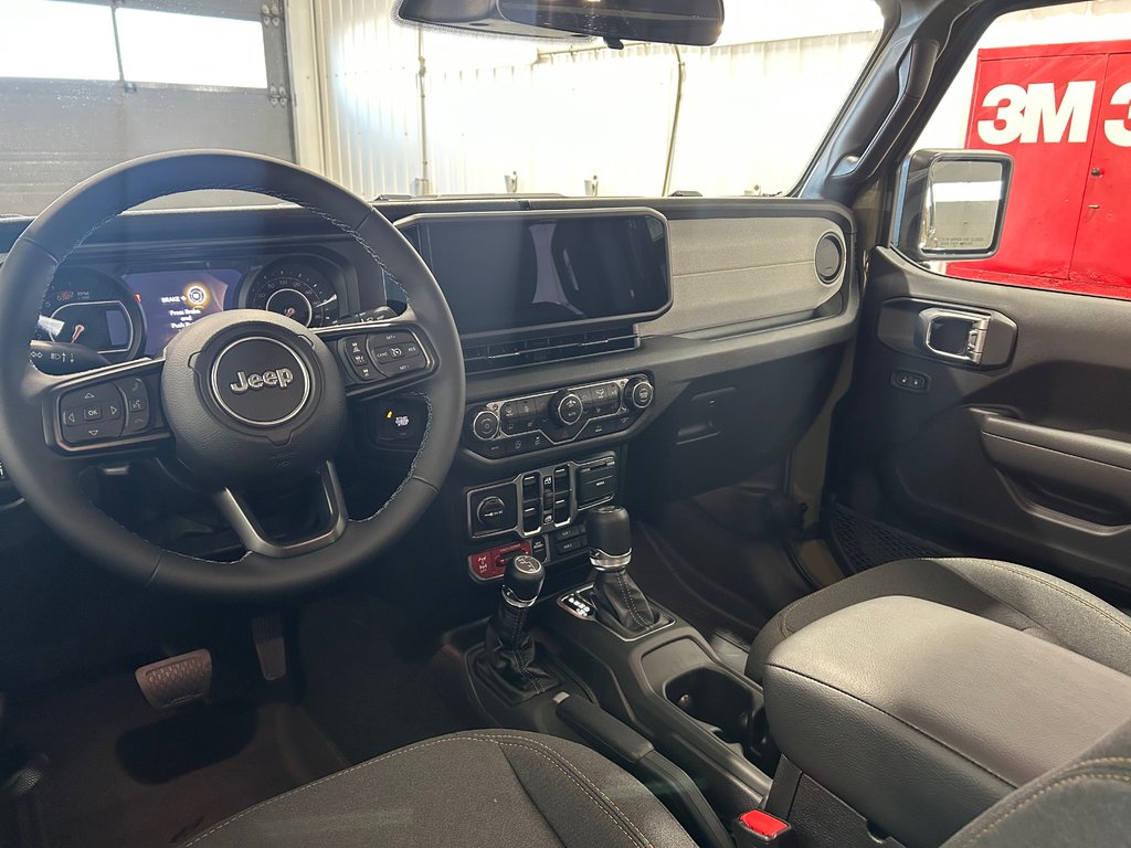 Jeep Wrangler 4-Door WILLYS 2026 à Grand-Sault et Edmunston, Nouveau-Brunswick - 7 - w1024h768px