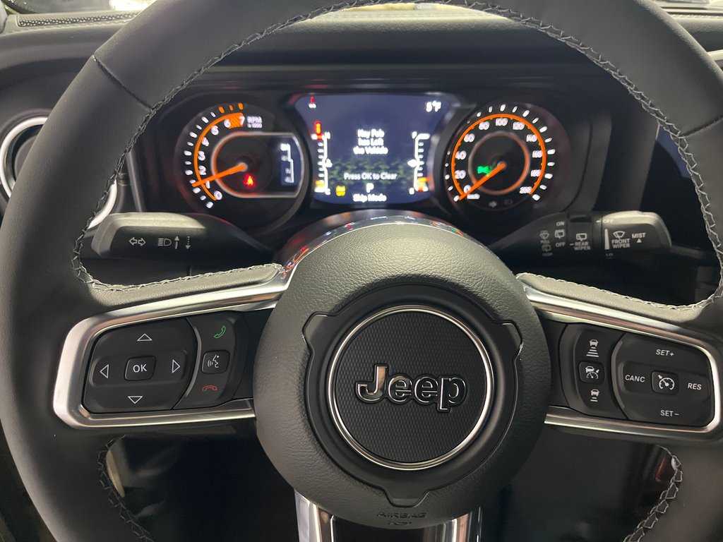 2026 Jeep Wrangler 4-Door SAHARA in Grand-Sault and Edmunston, New Brunswick - 14 - w1024h768px