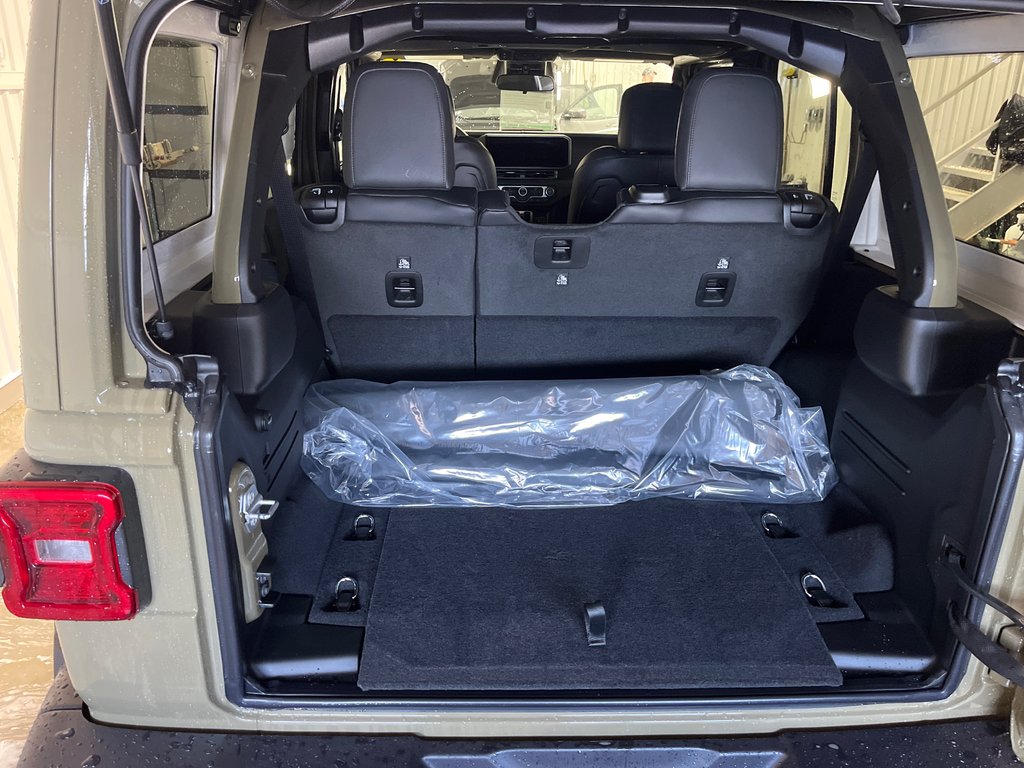 2026 Jeep Wrangler 4-Door SAHARA in Grand-Sault and Edmunston, New Brunswick - 8 - w1024h768px