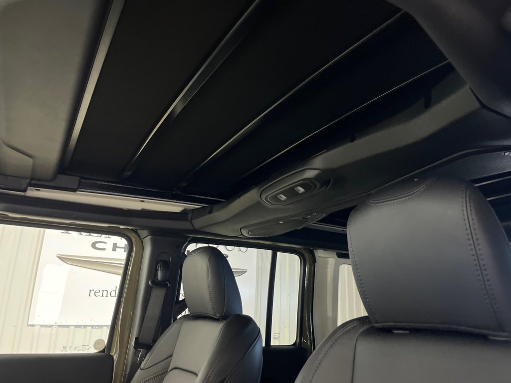 2026 Jeep Wrangler 4-Door SAHARA in Grand-Sault and Edmunston, New Brunswick - 12 - w1024h768px
