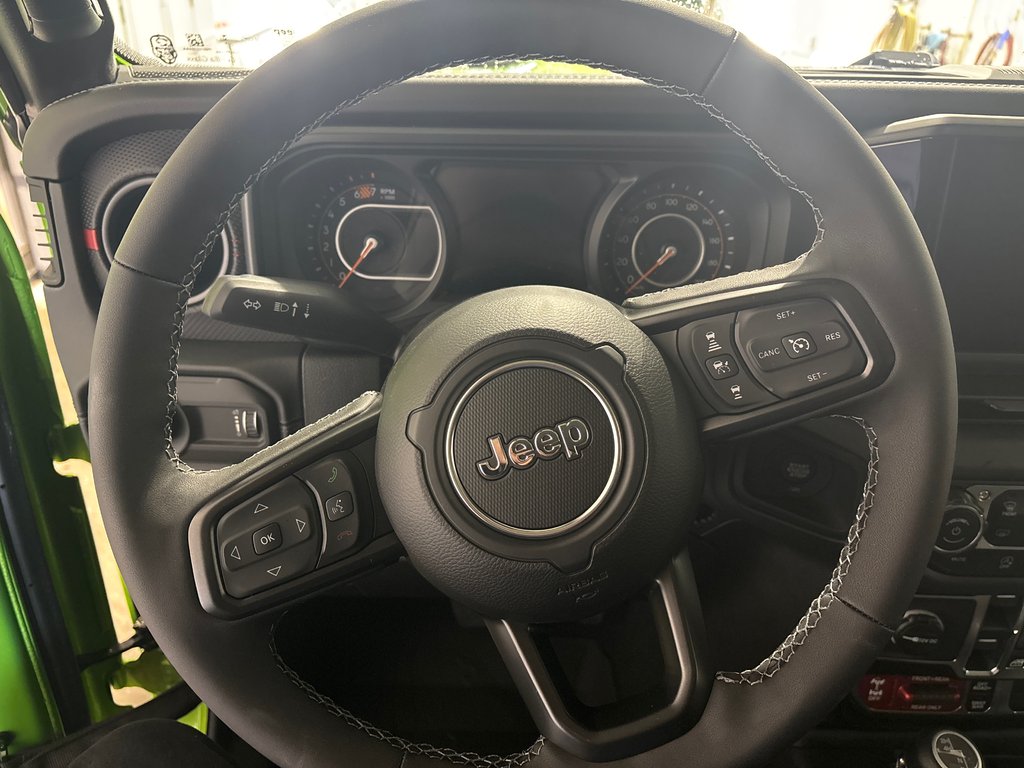 2026 Jeep Wrangler 4-Door RUBICON in Grand-Sault and Edmunston, New Brunswick - 14 - w1024h768px