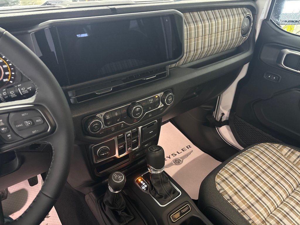 2026 Jeep Wrangler 4-Door 85TH ANNIVERSARY in Grand-Sault and Edmunston, New Brunswick - 11 - w1024h768px