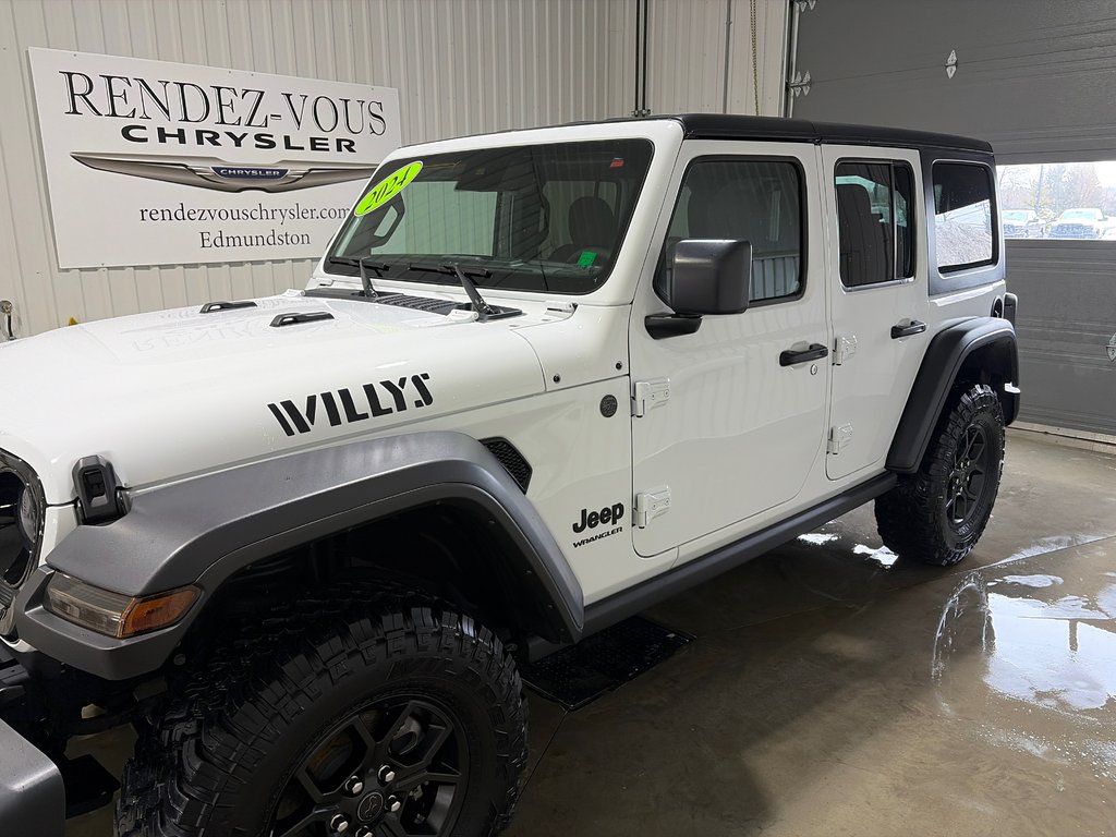 Jeep WRANGLER 4-DOORS SPORT Willys 2024 à Grand-Sault et Edmunston, Nouveau-Brunswick - 12 - w1024h768px