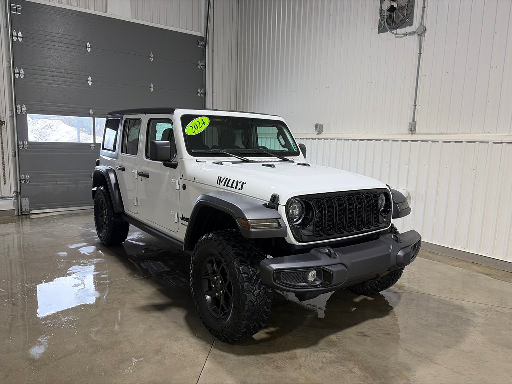 Jeep WRANGLER 4-DOORS SPORT Willys 2024 à Grand-Sault et Edmunston, Nouveau-Brunswick - 3 - w1024h768px