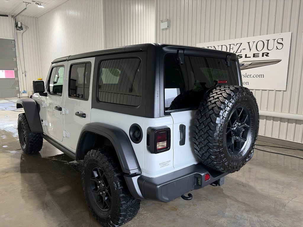 Jeep WRANGLER 4-DOORS SPORT Willys 2024 à Grand-Sault et Edmunston, Nouveau-Brunswick - 11 - w1024h768px
