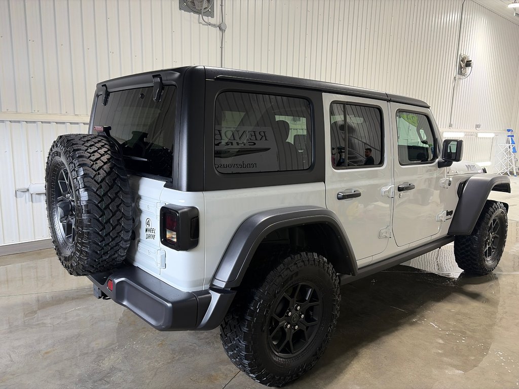 Jeep WRANGLER 4-DOORS SPORT Willys 2024 à Grand-Sault et Edmunston, Nouveau-Brunswick - 10 - w1024h768px