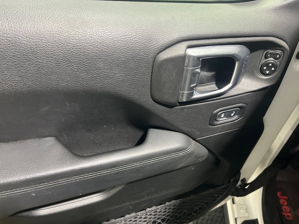 2021 Jeep WRANGLER Unlimited Altitude in Grand-Sault and Edmunston, New Brunswick - 11 - w1024h768px