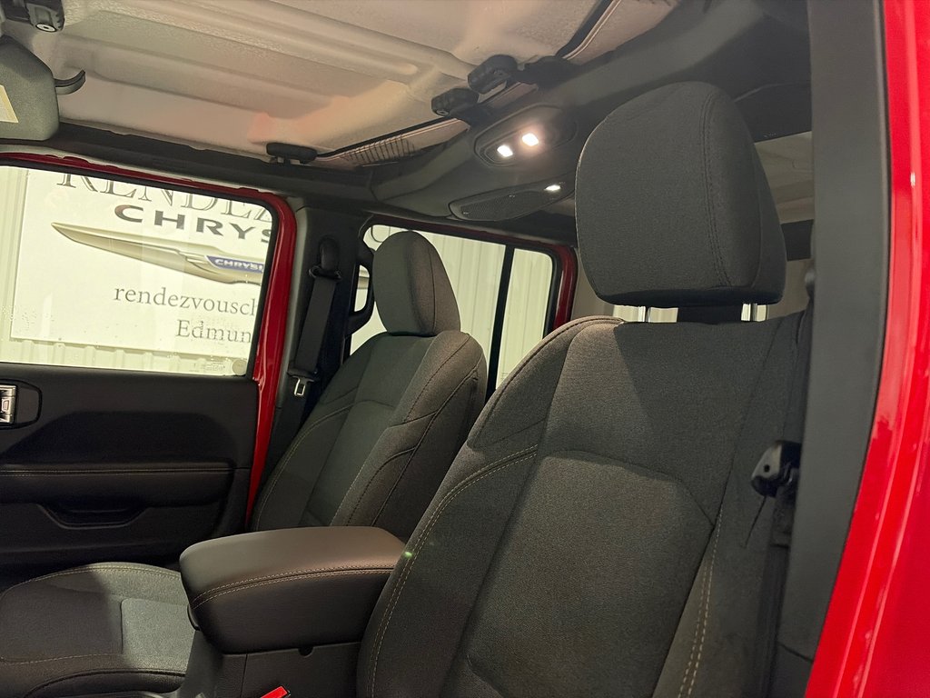 2025 Jeep WRANGLER SAHARA in Grand-Sault and Edmunston, New Brunswick - 13 - w1024h768px