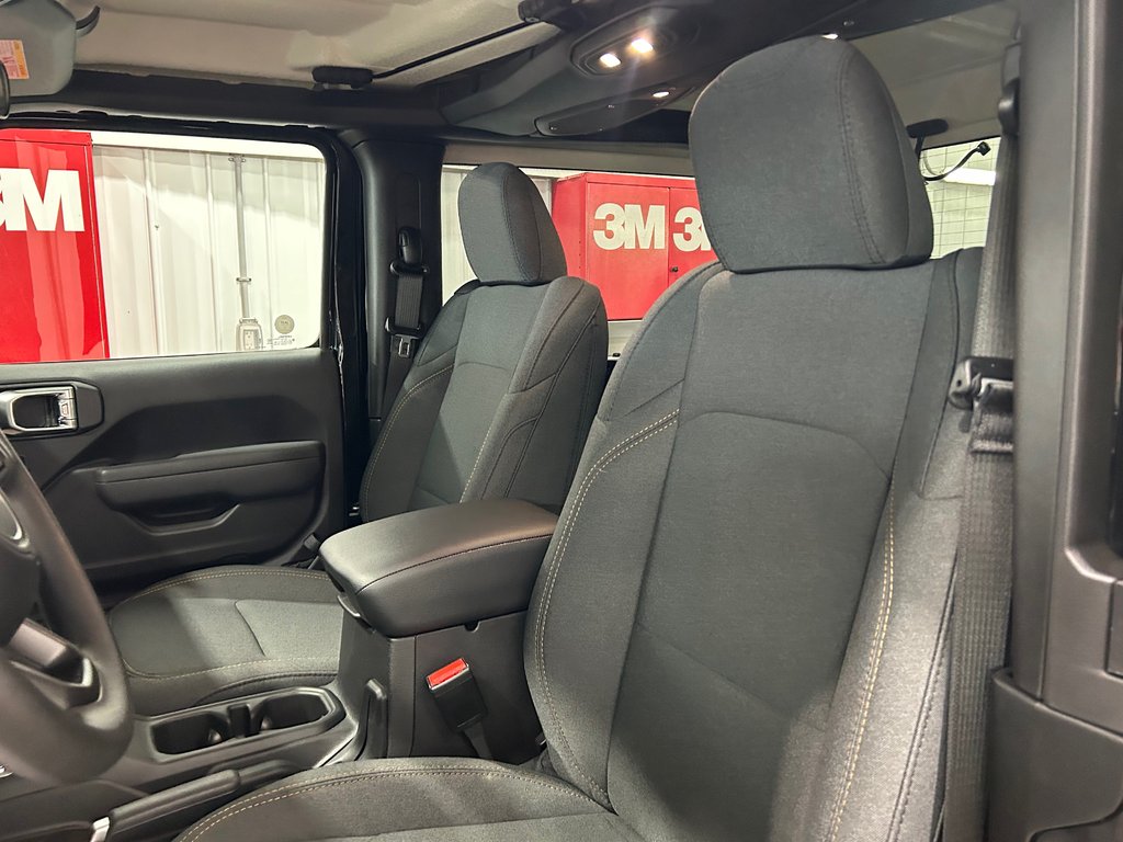 2026 Jeep Wrangler SPORT in Grand-Sault and Edmunston, New Brunswick - 8 - w1024h768px