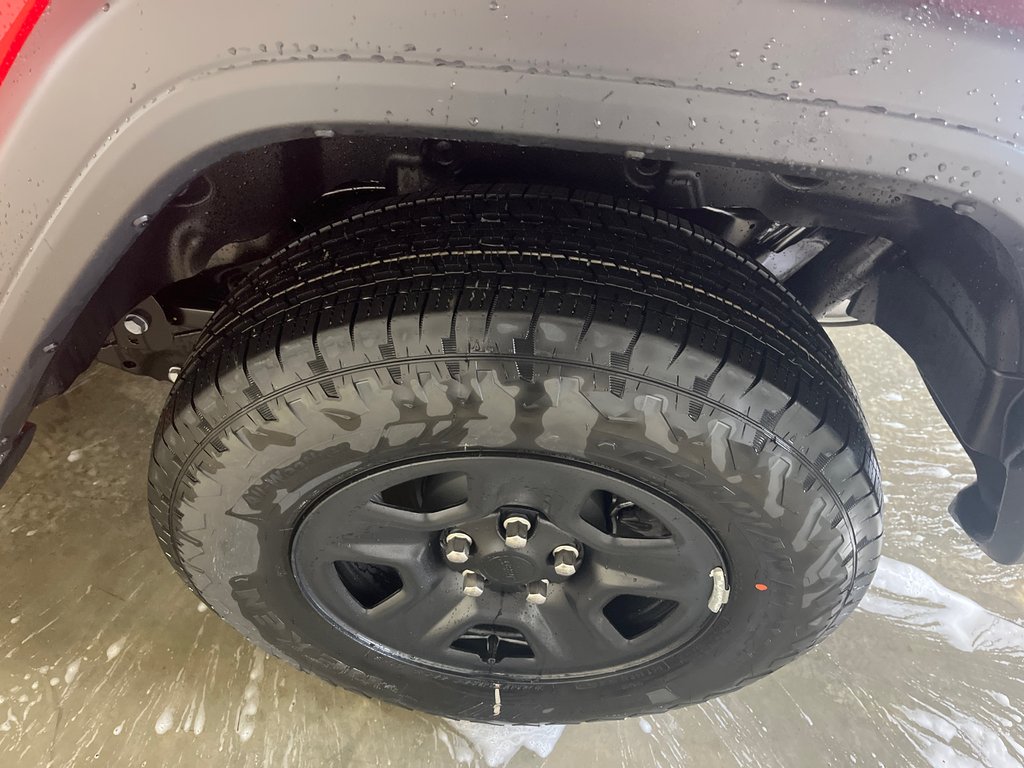 Jeep Wrangler SPORT 2026 à Grand-Sault et Edmunston, Nouveau-Brunswick - 8 - w1024h768px