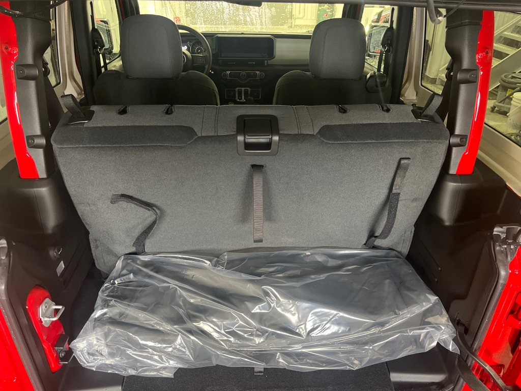 Jeep Wrangler SPORT 2026 à Grand-Sault et Edmunston, Nouveau-Brunswick - 9 - w1024h768px