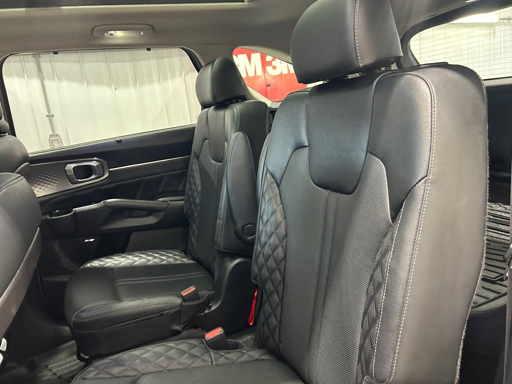 2021 Kia SORENTO SX in Grand-Sault and Edmunston, New Brunswick - 16 - w1024h768px