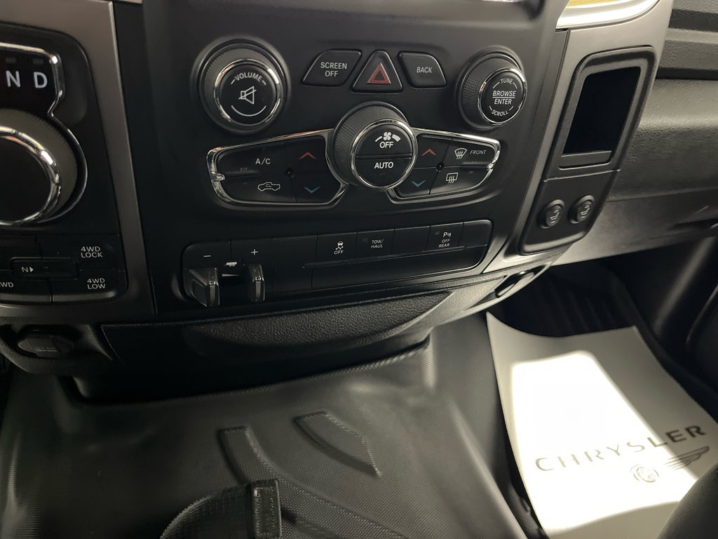 2021 Ram 1500 CLASSIC SLT Warlock in Grand-Sault and Edmunston, New Brunswick - 16 - w1024h768px