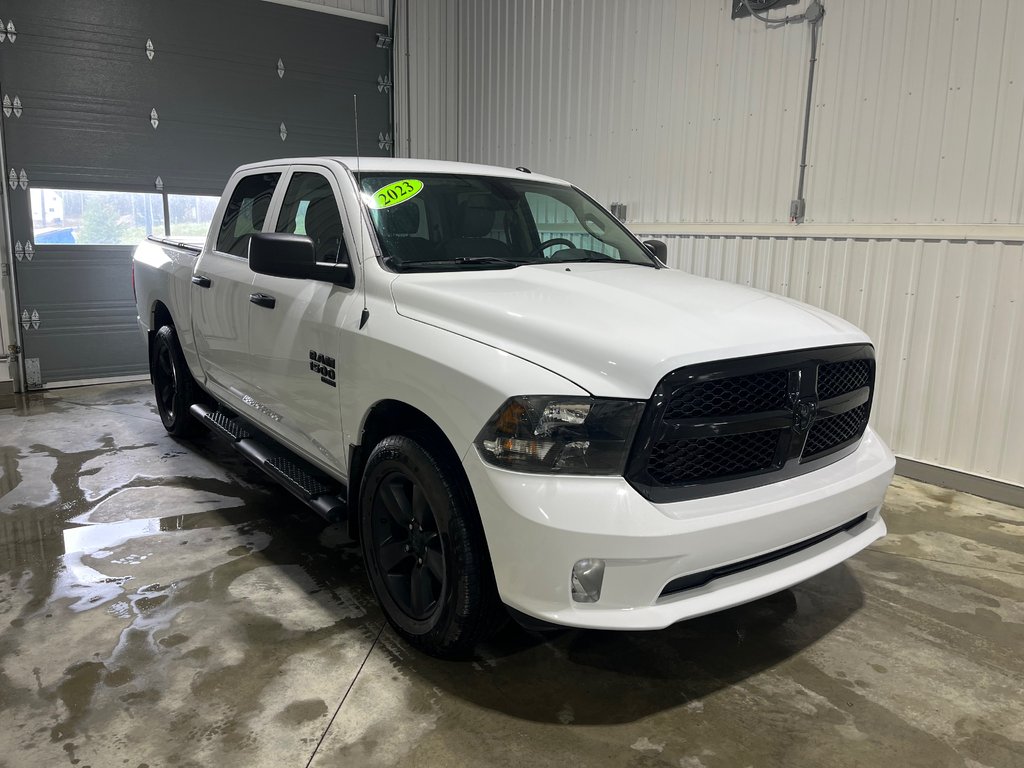 Ram 1500 CLASSIC TRADESMAN Express 2023 à Grand-Sault et Edmunston, Nouveau-Brunswick - 3 - w1024h768px