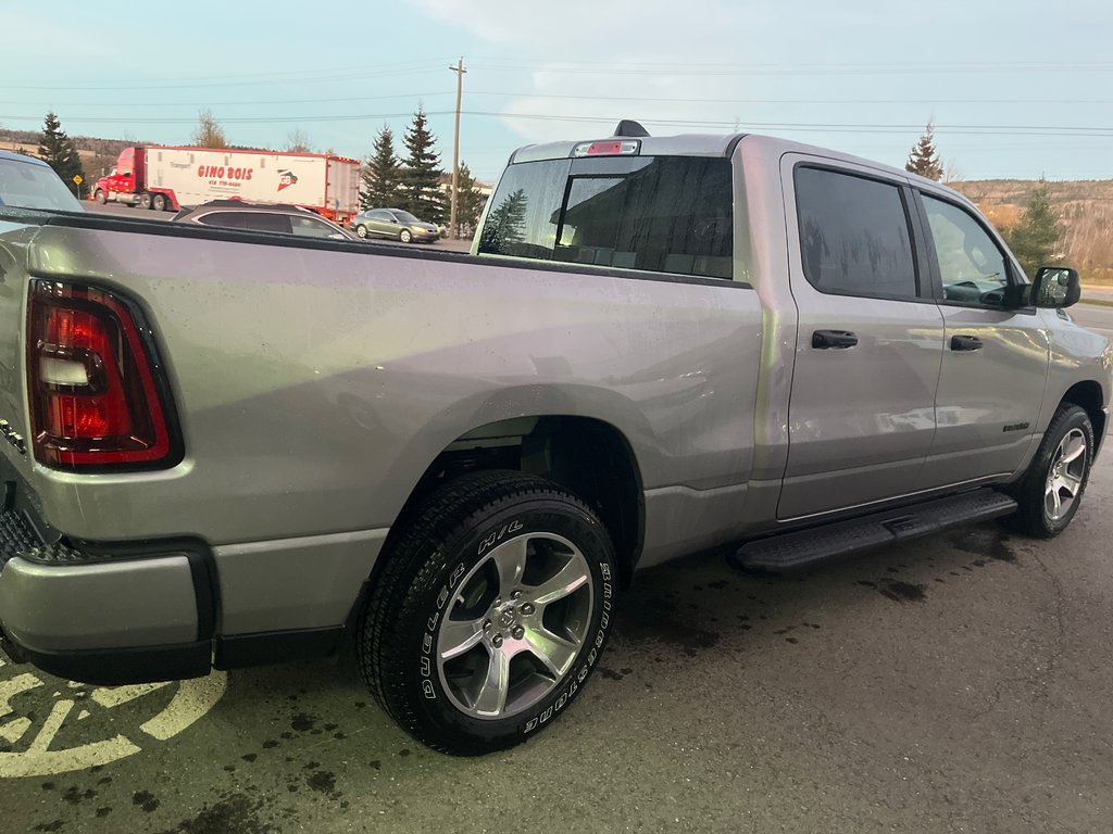 2025 Ram 1500 TRADESMAN in Grand-Sault and Edmunston, New Brunswick - 5 - w1024h768px