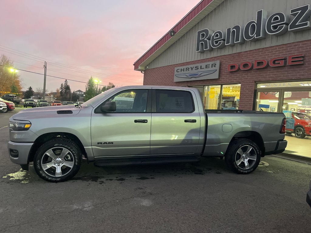 2025 Ram 1500 TRADESMAN in Grand-Sault and Edmunston, New Brunswick - 9 - w1024h768px