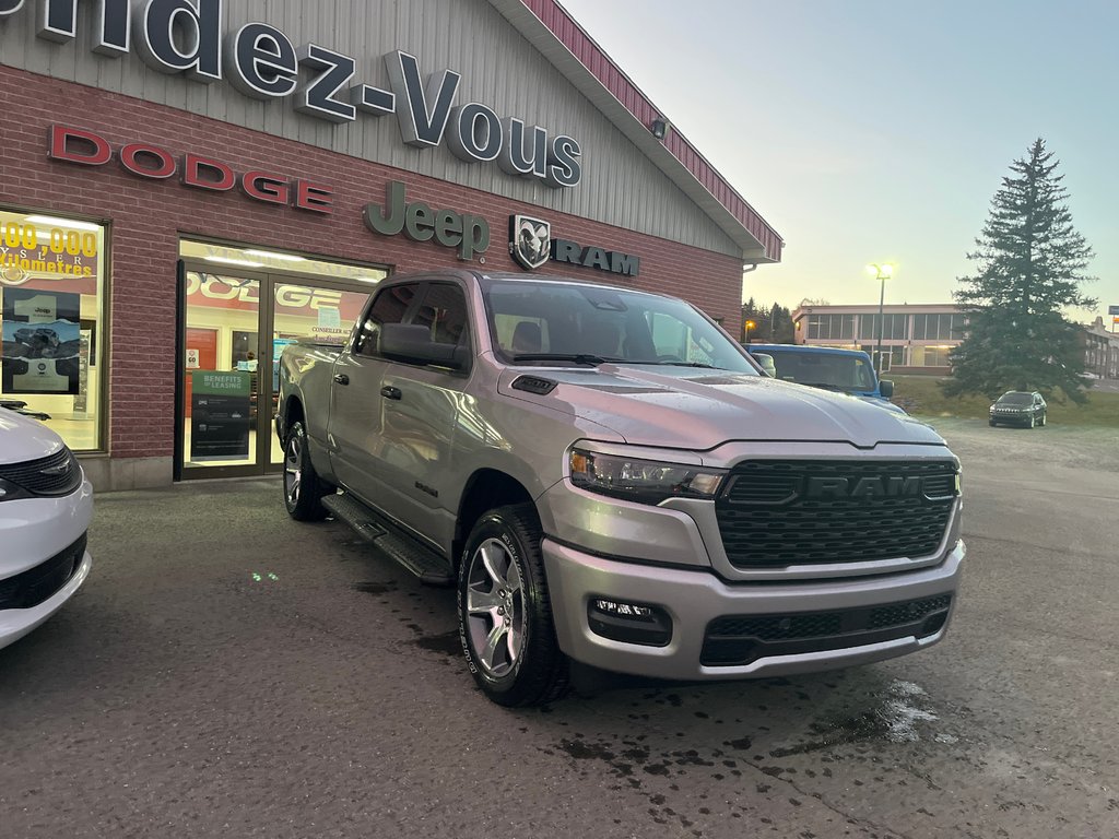 2025 Ram 1500 TRADESMAN in Grand-Sault and Edmunston, New Brunswick - 3 - w1024h768px