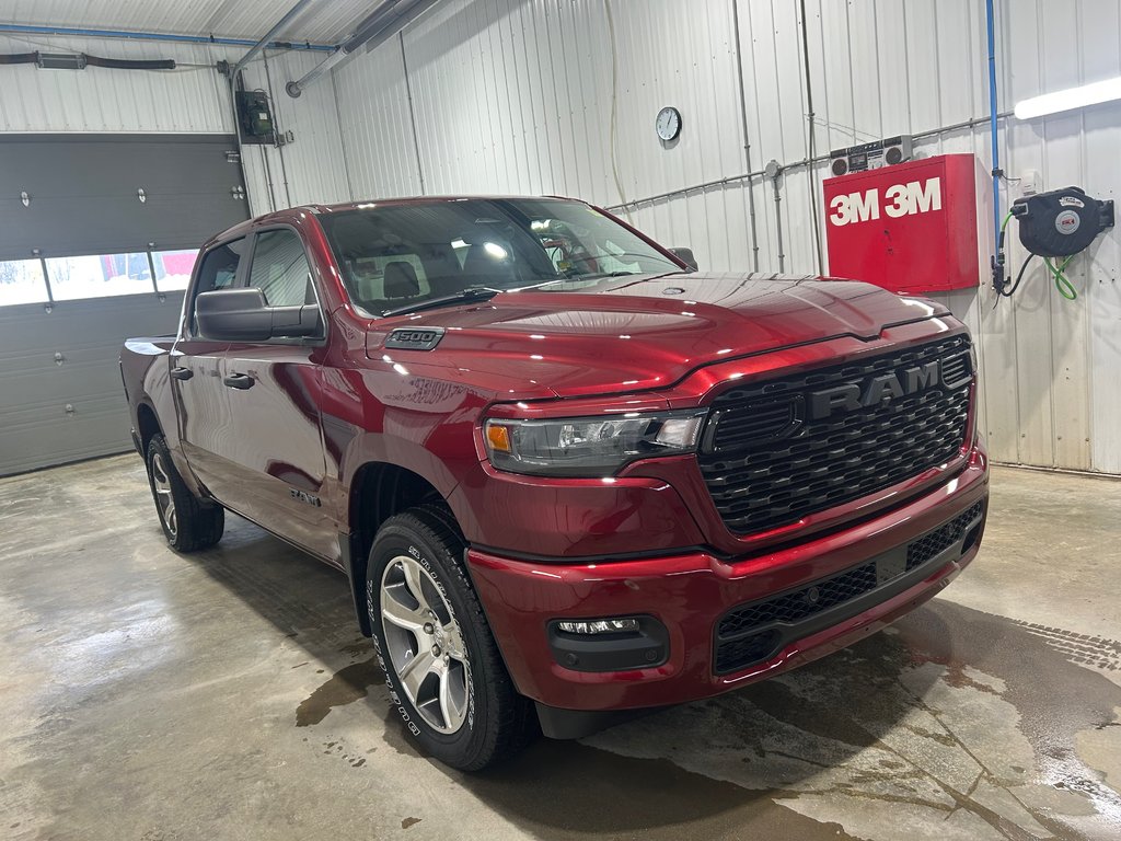 2025 Ram 1500 TRADESMAN in Grand-Sault and Edmunston, New Brunswick - 3 - w1024h768px