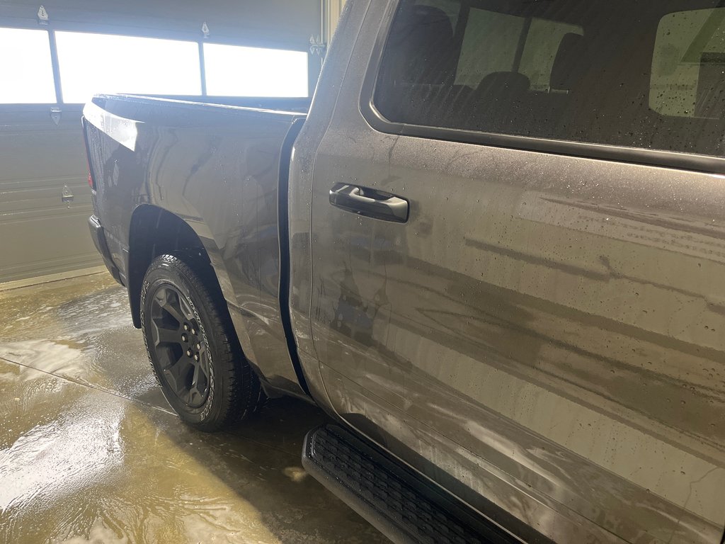2025 Ram 1500 TRADESMAN in Grand-Sault and Edmunston, New Brunswick - 4 - w1024h768px