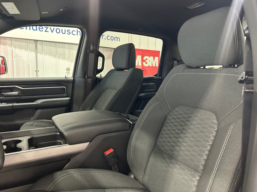 2026 Ram 1500 BIG HORN in Grand-Sault and Edmunston, New Brunswick - 9 - w1024h768px