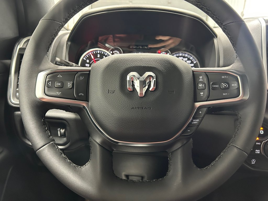 2026 Ram 1500 BIG HORN in Grand-Sault and Edmunston, New Brunswick - 10 - w1024h768px