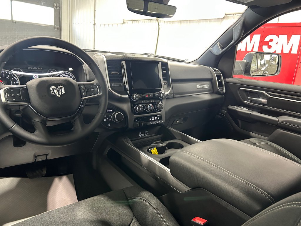 2026 Ram 1500 BIG HORN in Grand-Sault and Edmunston, New Brunswick - 7 - w1024h768px