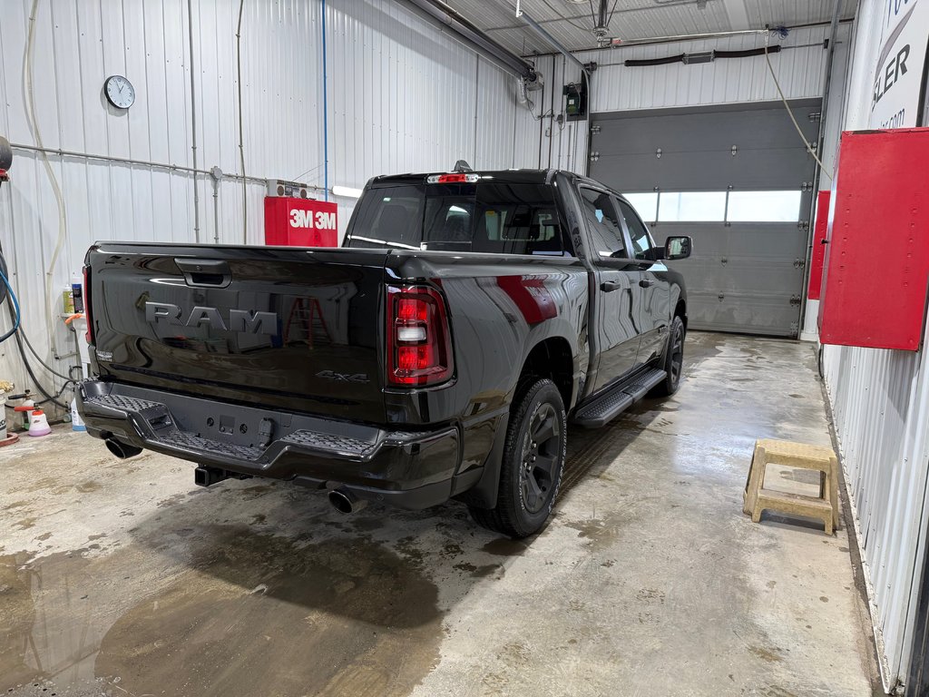 Ram 1500 EXPRESS 2026 à Grand-Sault et Edmunston, Nouveau-Brunswick - 4 - w1024h768px