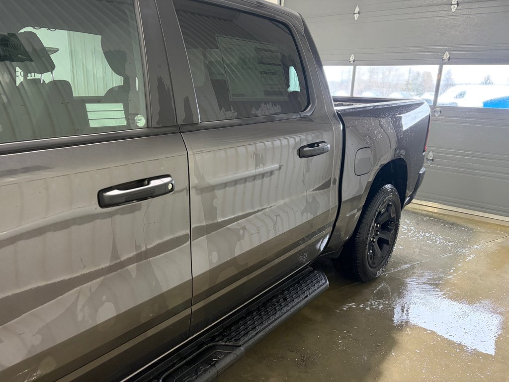 2026 Ram 1500 EXPRESS in Grand-Sault and Edmunston, New Brunswick - 7 - w1024h768px